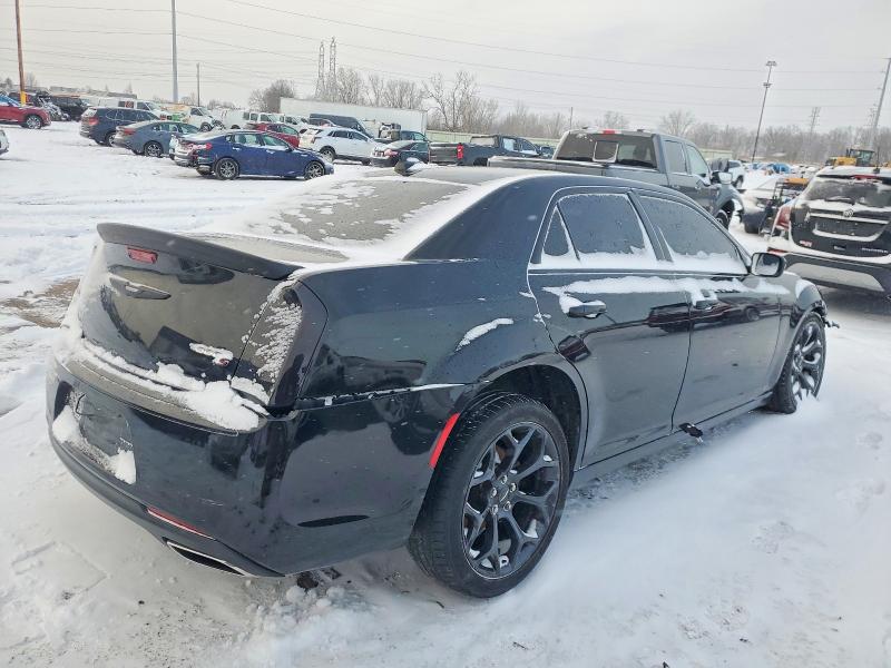 2019 Chrysler 300 S მანქანა იყიდება აუქციონზე, vin: 2C3CCABG4KH533685, აუქციონის ნომერი: 72594625