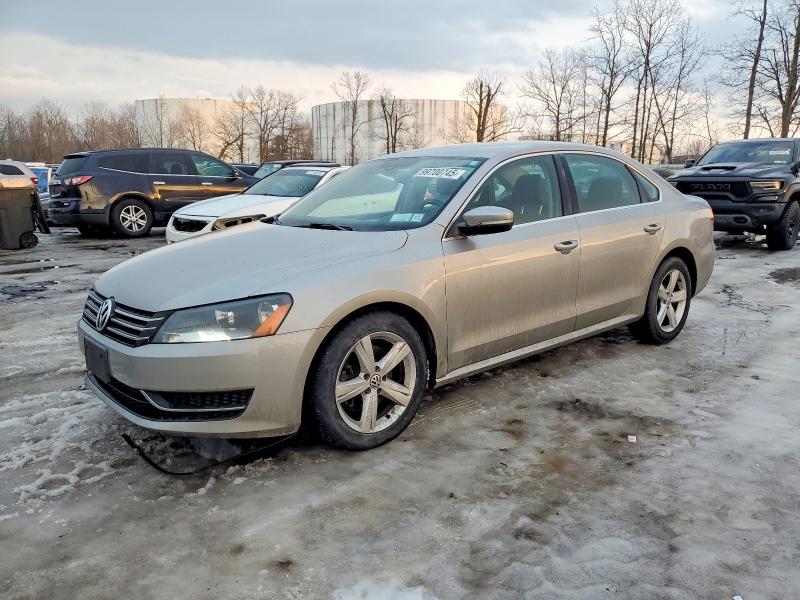 99700745 :رقم المزاد ، 1VWBP7A30DC124244 vin ، 2013 Volkswagen Passat مزاد بيع