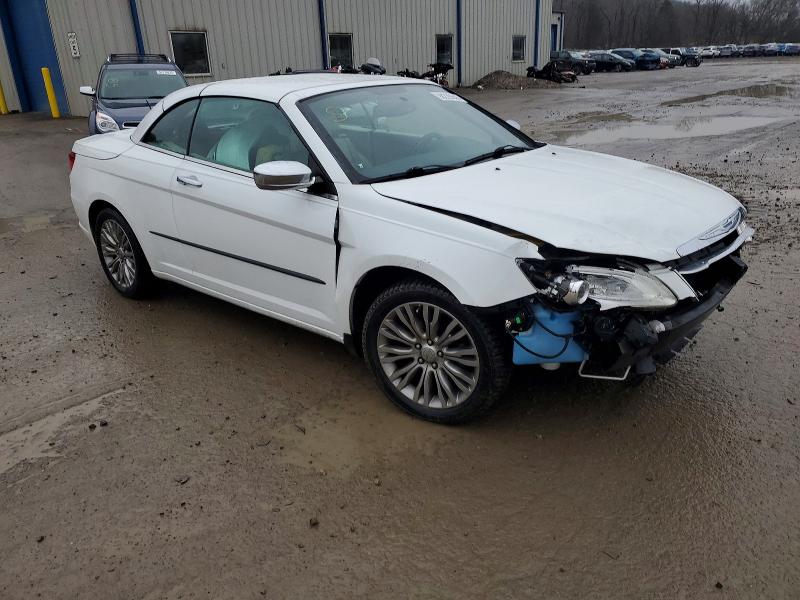 98229645 :رقم المزاد ، 1C3BCBFG8DN584158 vin ، 2013 Chrysler 200 مزاد بيع