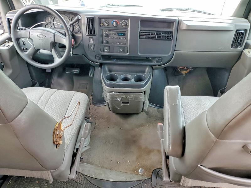2004 Chevrolet Express G3500 მანქანა იყიდება აუქციონზე, vin: 1GAHG39U841175501, აუქციონის ნომერი: 73933385
