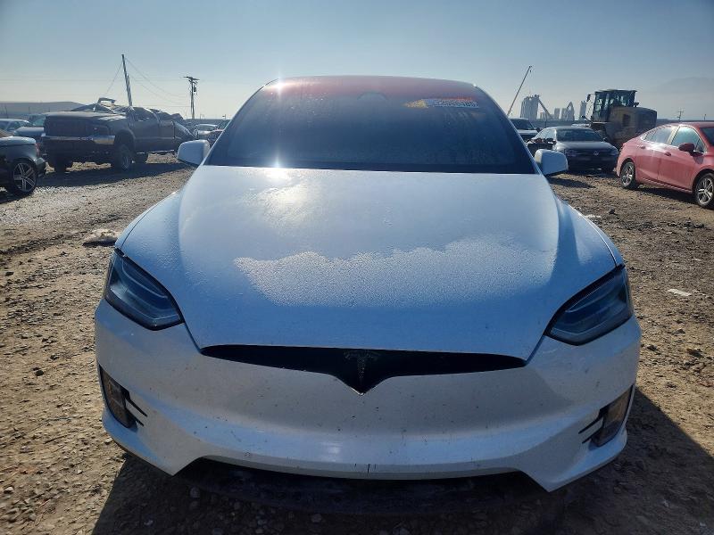 72566485 :رقم المزاد ، 5YJXCBE26JF139905 vin ، 2018 Tesla Model X مزاد بيع