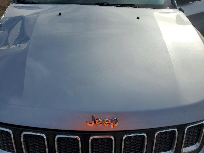 72242275 :رقم المزاد ، 3C4NJDBBXJT325218 vin ، 2018 Jeep Compass مزاد بيع