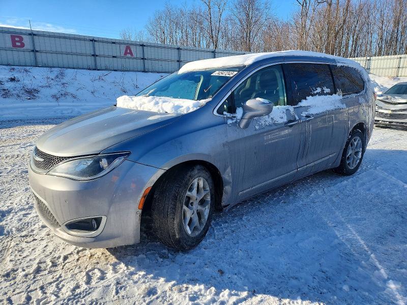 74547245 :رقم المزاد ، 2C4RC1EG2KR506285 vin ، 2019 Chrysler Pacifica مزاد بيع