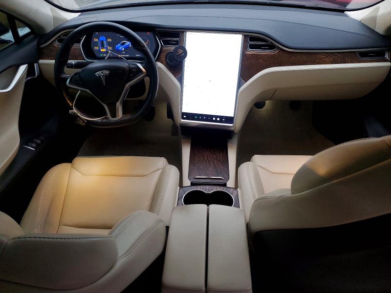 98663915 :رقم المزاد ، 5YJSA1E20JF245874 vin ، 2018 Tesla Model S مزاد بيع