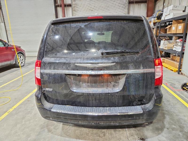 73303965 :رقم المزاد ، 2C4RC1CG5FR602775 vin ، 2015 Chrysler Town & Country مزاد بيع