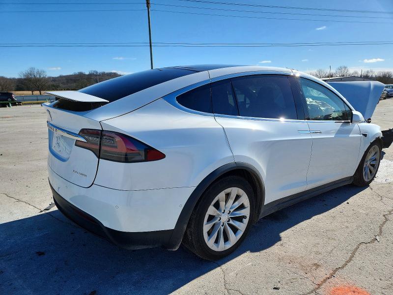 Продажа на аукционе авто 2019 Tesla Model X, vin: 5YJXCAE26KF197475, номер лота: 97766925