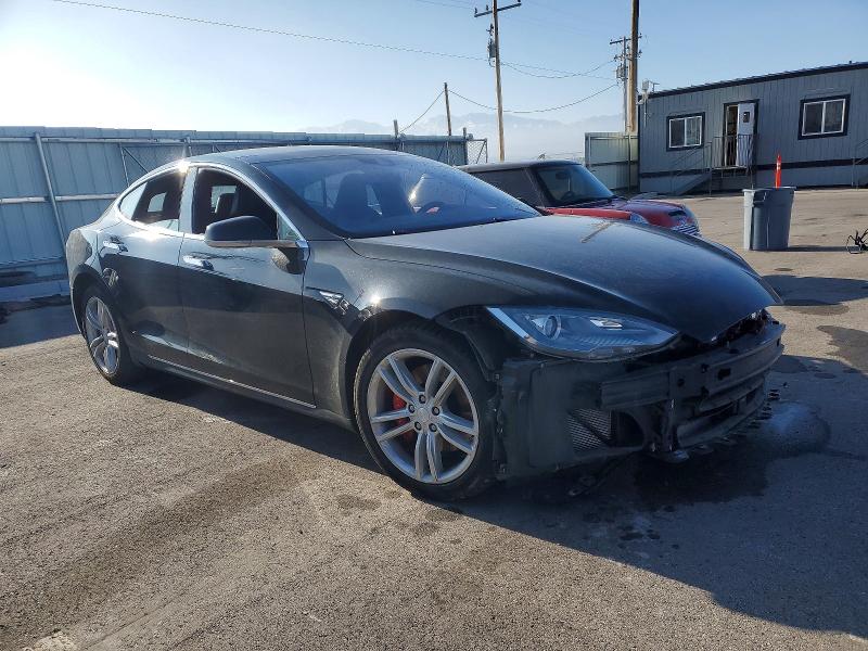 72790475 :رقم المزاد ، 5YJSA1H46FF085360 vin ، 2015 Tesla Model S مزاد بيع