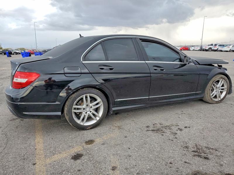 72432345 :رقم المزاد ، WDDGF4HB7DR248876 vin ، 2013 Mercedes-benz C مزاد بيع