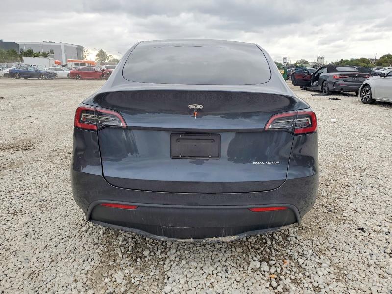Продажа на аукционе авто 2024 Tesla Model Y, vin: 7SAYGDEE0RA227570, номер лота: 72997715