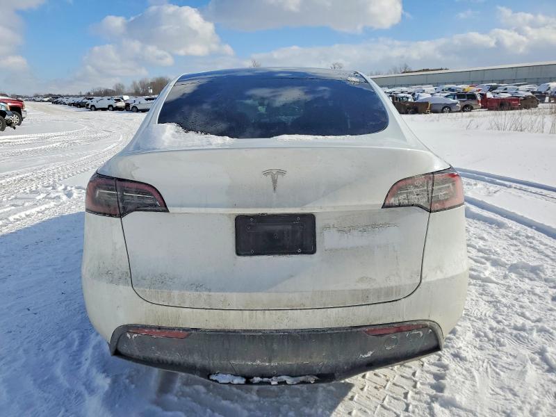 2024 Tesla Model Y მანქანა იყიდება აუქციონზე, vin: 7SAYGDED5RF103322, აუქციონის ნომერი: 74109375