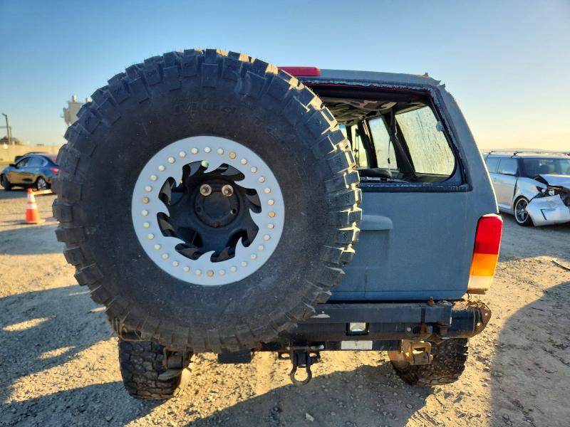 1999 Jeep Cherokee მანქანა იყიდება აუქციონზე, vin: 1J4FF68S0XL615572, აუქციონის ნომერი: 73176245