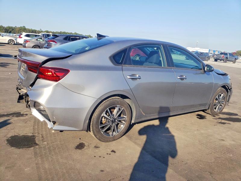2023 Kia Forte მანქანა იყიდება აუქციონზე, vin: 3KPF24ADXPE616075, აუქციონის ნომერი: 98445435