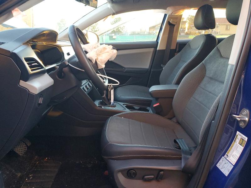 98635195 :رقم المزاد ، 3VVLX7B23NM002959 vin ، 2022 Volkswagen Taos مزاد بيع
