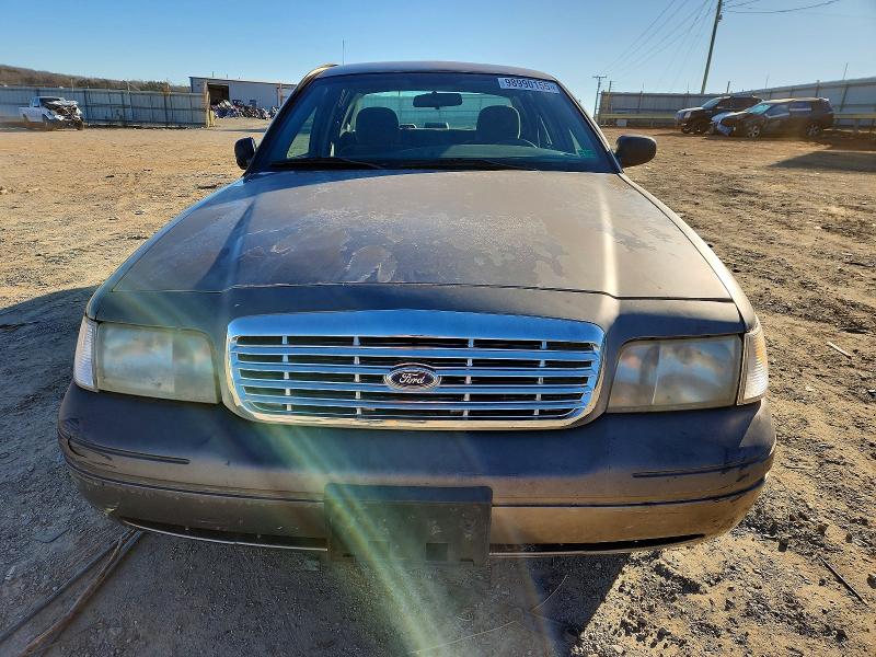 98990155 :رقم المزاد ، 2FAFP73W45X114354 vin ، 2005 Ford Crown Victoria مزاد بيع