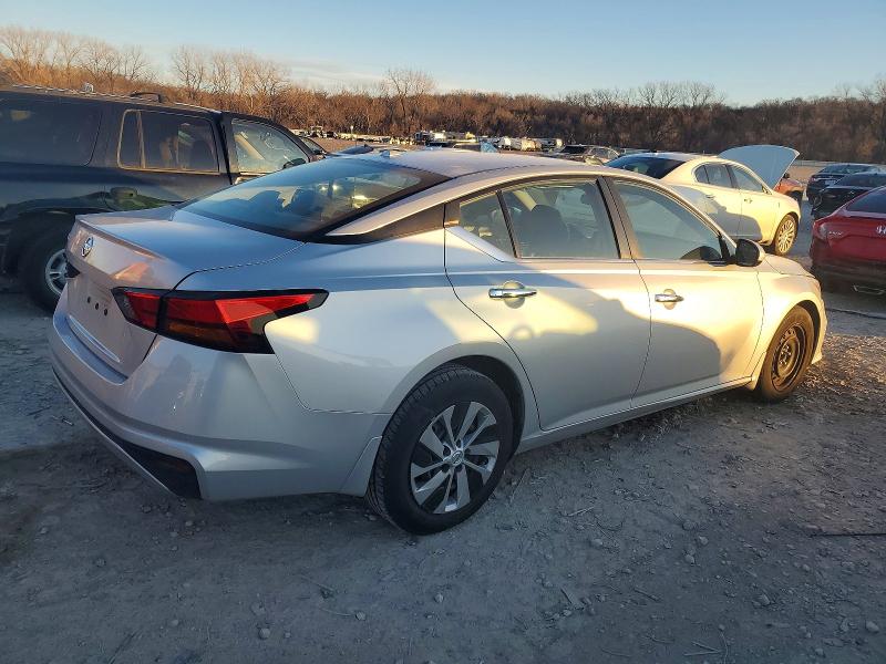 72440175 :رقم المزاد ، 1N4BL4BV7KC135046 vin ، 2019 Nissan Altima مزاد بيع