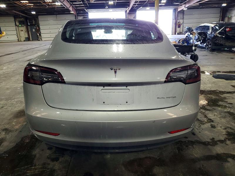 72670935 :رقم المزاد ، 5YJ3E1EBXJF104383 vin ، 2018 Tesla Model 3 مزاد بيع