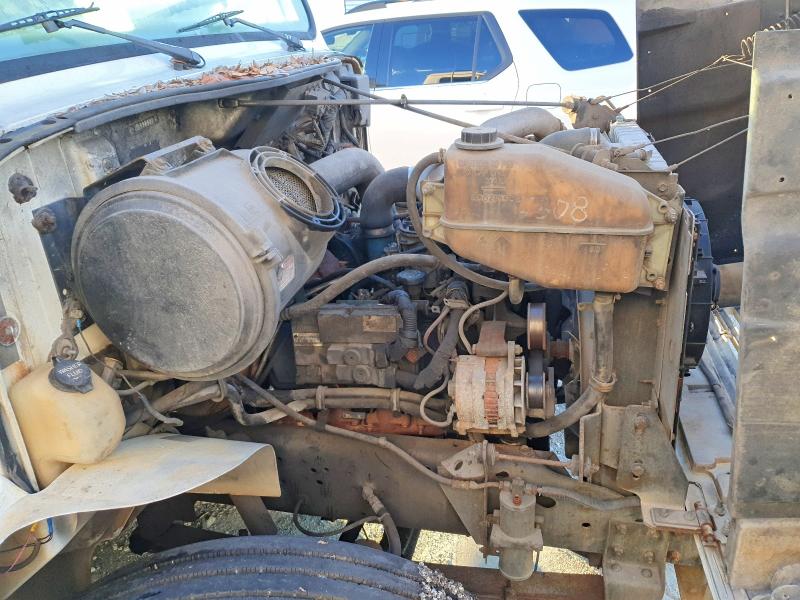 74667755 :رقم المزاد ، 1HTSCABN2XH610205 vin ، 1999 International 4000 4700 مزاد بيع