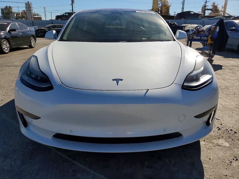 72792425 :رقم المزاد ، 5YJ3E1EA1JF026289 vin ، 2018 Tesla Model 3 مزاد بيع