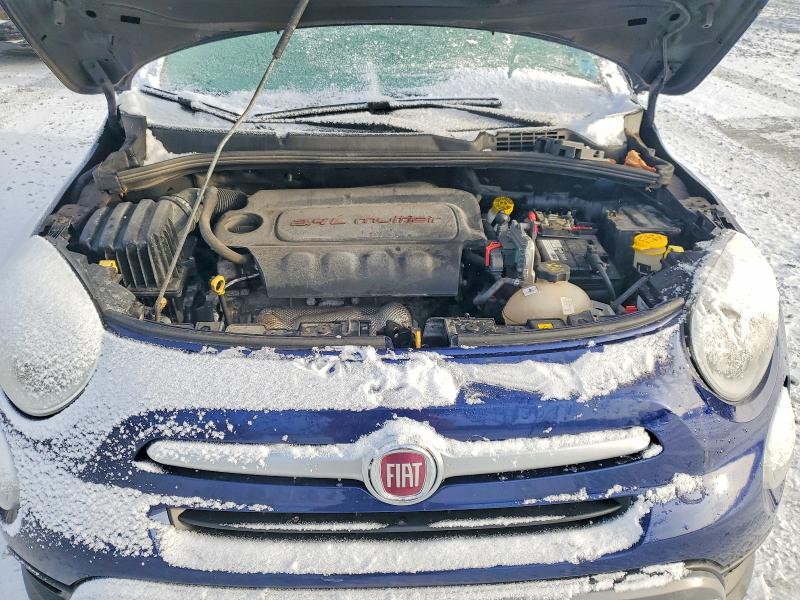 99676585 :رقم المزاد ، ZFBCFYCB8HP556179 vin ، 2017 Fiat 500x مزاد بيع