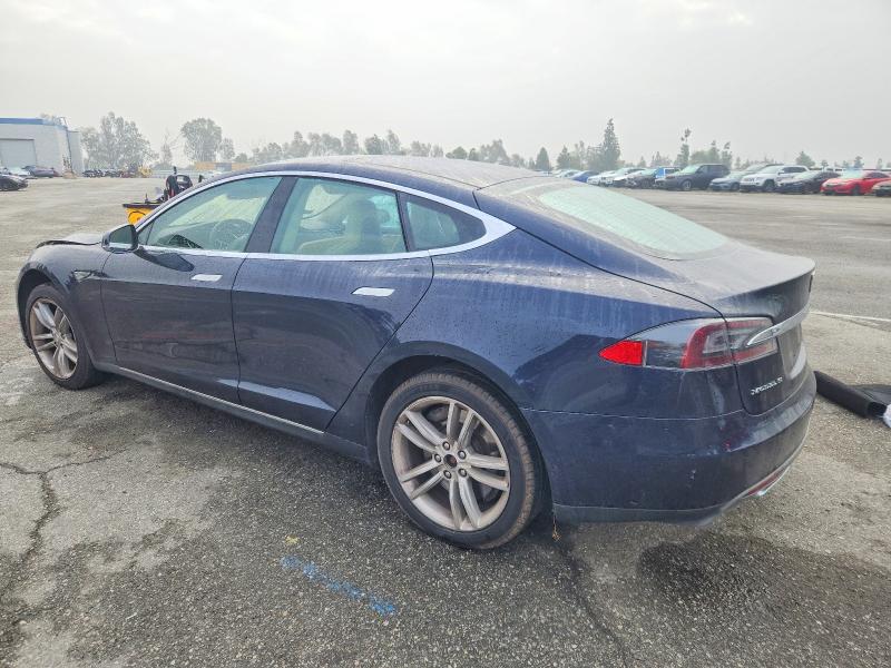72337515 :رقم المزاد ، 5YJSA1CP1DFP09872 vin ، 2013 Tesla Model S مزاد بيع