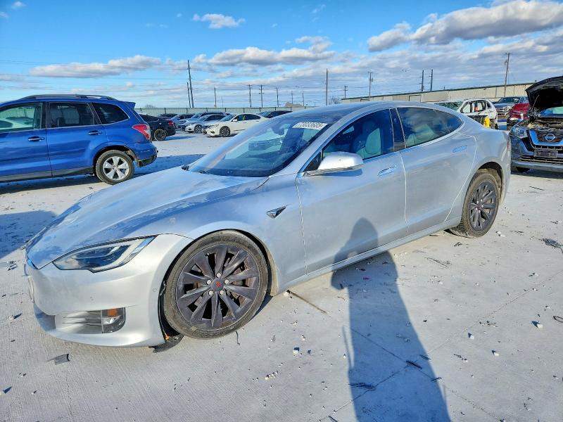 2018 Tesla Model S მანქანა იყიდება აუქციონზე, vin: 5YJSA1E20JF269995, აუქციონის ნომერი: 73033685