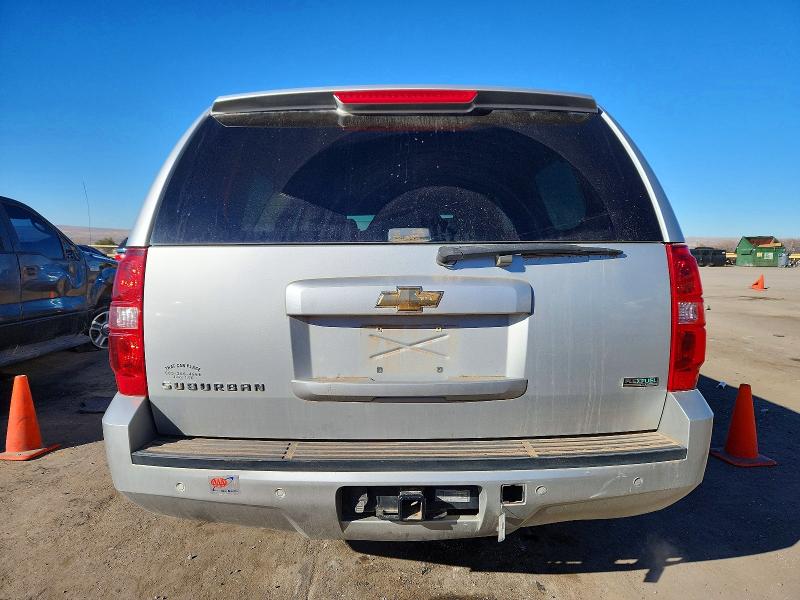 2011 Chevrolet Suburban მანქანა იყიდება აუქციონზე, vin: 1GNSKJE31BR125493, აუქციონის ნომერი: 73668245