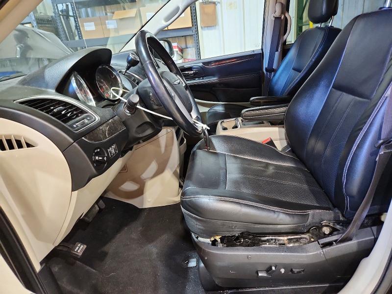 73303965 :رقم المزاد ، 2C4RC1CG5FR602775 vin ، 2015 Chrysler Town & Country مزاد بيع