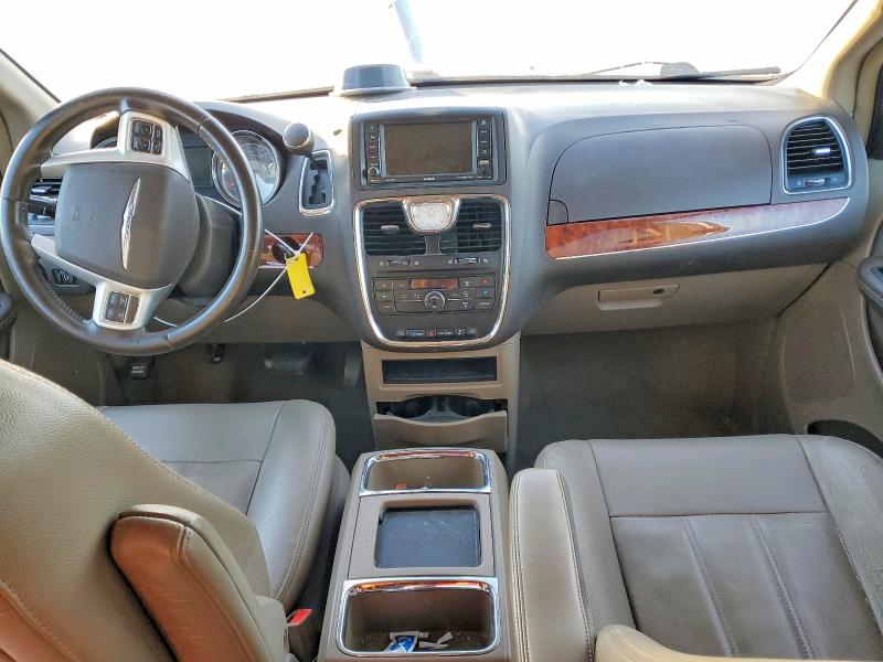 98697835 :رقم المزاد ، 2C4RC1BG1GR185688 vin ، 2016 Chrysler Town & Country مزاد بيع