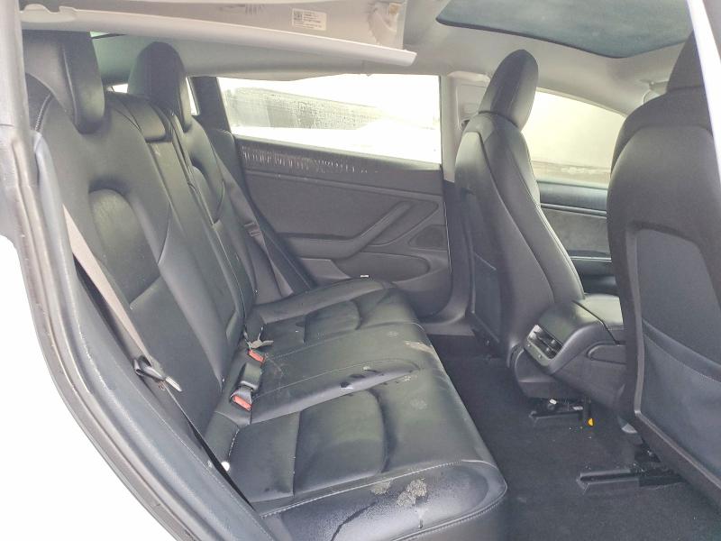 98876275 :رقم المزاد ، 5YJ3E1EAXJF076186 vin ، 2018 Tesla Model 3 مزاد بيع