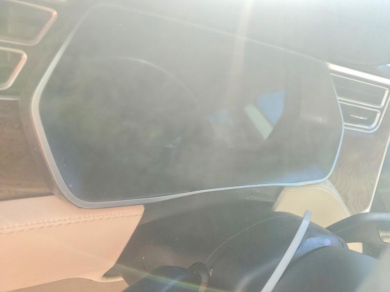 98818775 :رقم المزاد ، 5YJSA1E27HF231691 vin ، 2017 Tesla Model S مزاد بيع