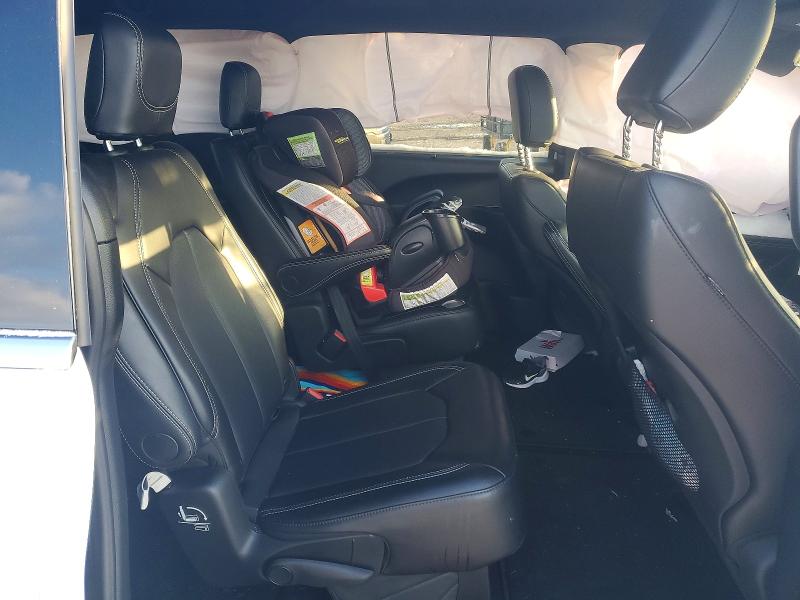 75444085 :رقم المزاد ، 2C4RC1CG5SR611518 vin ، 2025 Chrysler Voyager مزاد بيع