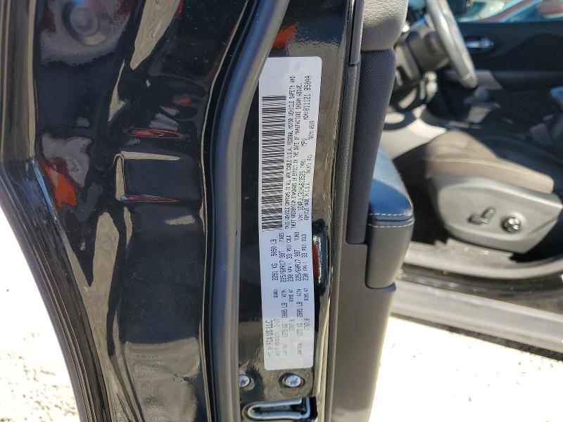 77776025 :رقم المزاد ، 1C4PJLCB1HW613523 vin ، 2017 Jeep Cherokee L مزاد بيع