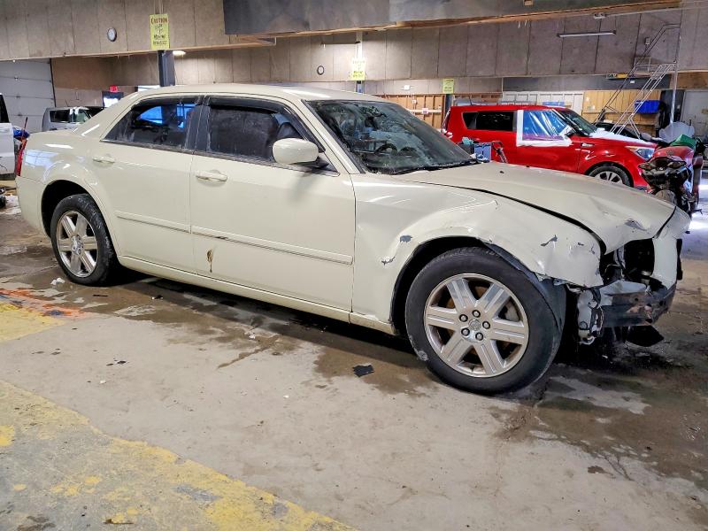 52624226 :رقم المزاد ، 2C3JK53GX5H677570 vin ، 2005 Chrysler 300 مزاد بيع