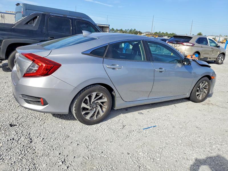 98045155 :رقم المزاد ، 19XFC2F76JE029657 vin ، 2018 Honda Civic مزاد بيع
