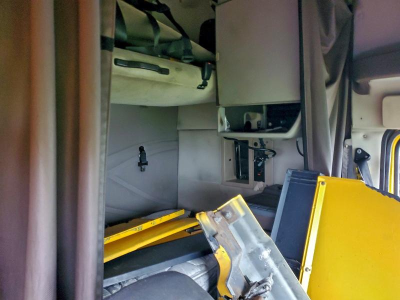 50681026 :رقم المزاد ، 4V4NC9EJ6DN566082 vin ، 2013 Volvo Vnl 670 مزاد بيع