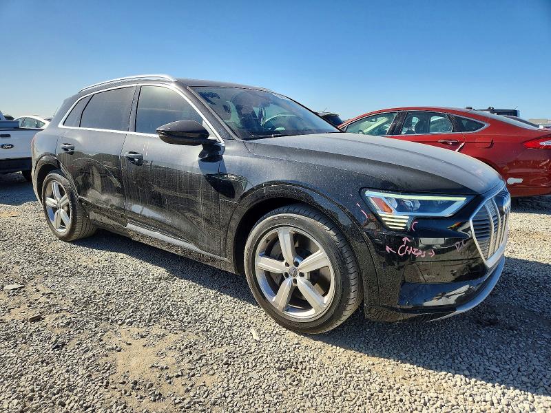 Продажа на аукционе авто 2019 Audi E-tron, vin: WA1LAAGE9KB024428, номер лота: 75000045
