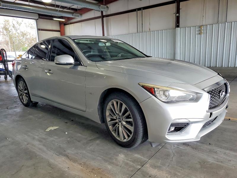 98891105 :رقم المزاد ، JN1EV7AP8JM357595 vin ، 2018 Infiniti Q50 Luxe مزاد بيع