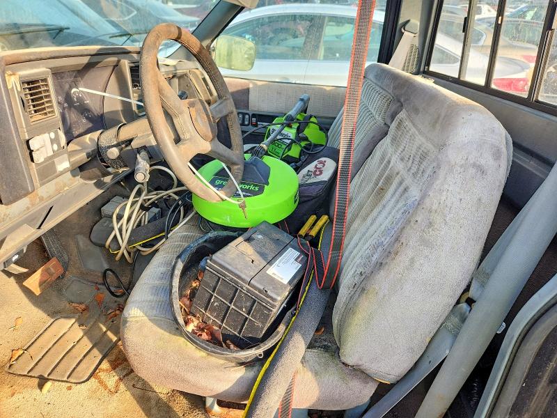 1990 Gmc Sierra მანქანა იყიდება აუქციონზე, vin: 1GTDK14K5LZ511426, აუქციონის ნომერი: 99697945