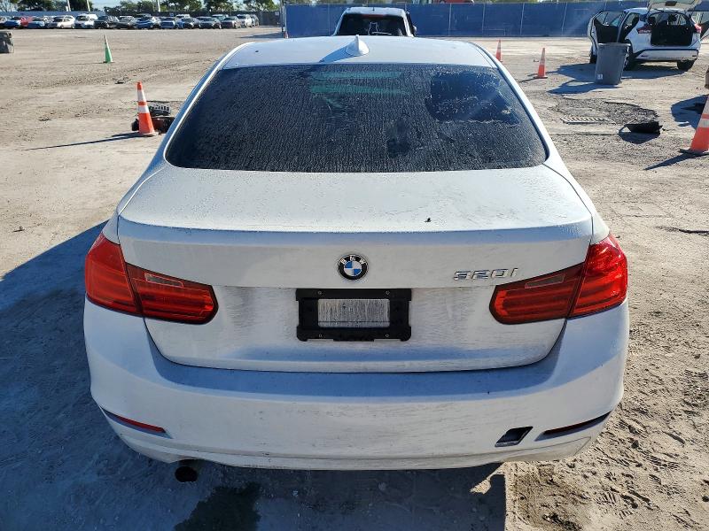 98490425 :رقم المزاد ، WBA3B1G56ENT01099 vin ، 2014 Bmw 320 مزاد بيع
