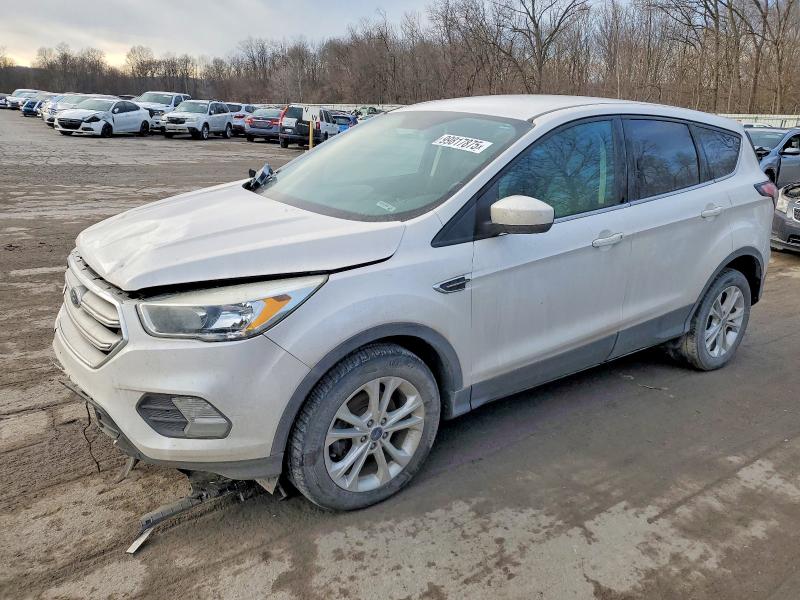 2017 Ford Escape მანქანა იყიდება აუქციონზე, vin: 1FMCU0GD9HUB93582, აუქციონის ნომერი: 74293225