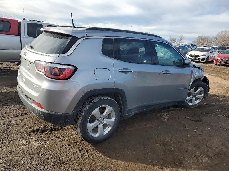 72242275 :رقم المزاد ، 3C4NJDBBXJT325218 vin ، 2018 Jeep Compass مزاد بيع