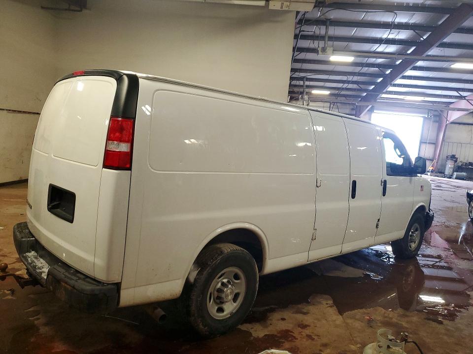 97572455 :رقم المزاد ، 1GCWGBFG7H1128604 vin ، 2017 Chevrolet Express G2 مزاد بيع