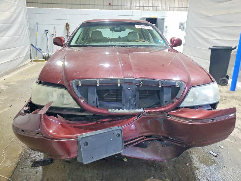 98566185 :رقم المزاد ، 1LNHM83W04Y629380 vin ، 2004 Lincoln Town Car مزاد بيع