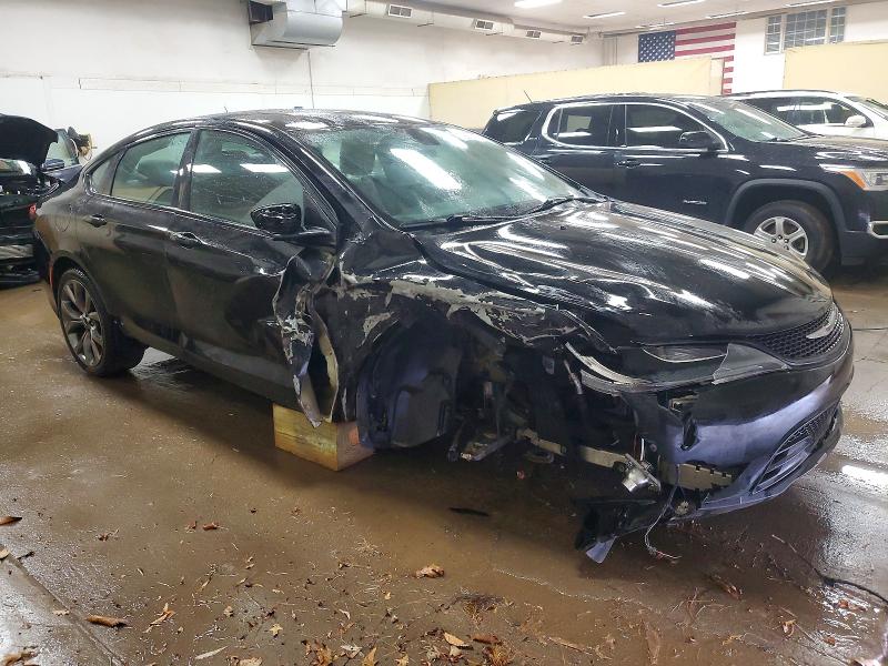 72320825 :رقم المزاد ، 1C3CCCDG0FN618464 vin ، 2015 Chrysler 200 مزاد بيع