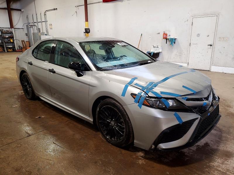 2022 Toyota Camry მანქანა იყიდება აუქციონზე, vin: 4T1T11BK4NU049163, აუქციონის ნომერი: 72424225
