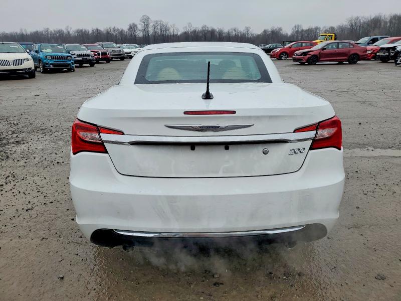 98229645 :رقم المزاد ، 1C3BCBFG8DN584158 vin ، 2013 Chrysler 200 مزاد بيع