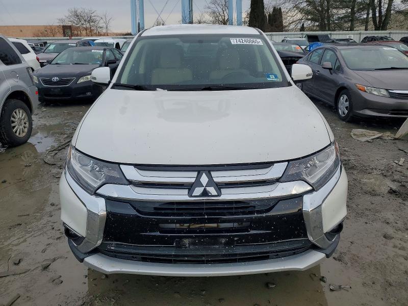 Продаж на аукціоні авто 2016 Mitsubishi Outlander, vin: JA4AD3A32GZ017840, номер лоту: 74240065