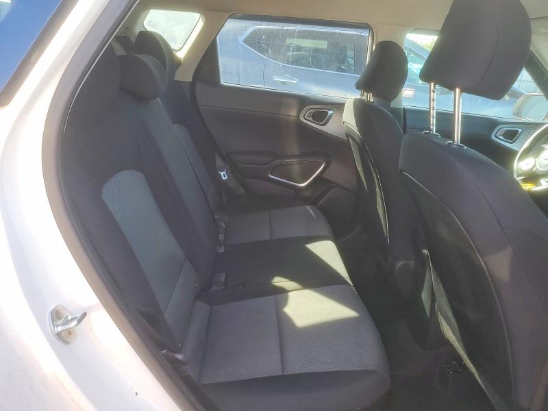 2020 Kia Soul მანქანა იყიდება აუქციონზე, vin: KNDJ23AU4L7027540, აუქციონის ნომერი: 99304445