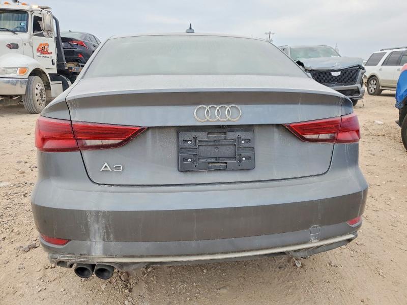 Продаж на аукціоні авто 2018 Audi A3 Premium, vin: WAUAUGFF1J1060889, номер лоту: 99791325
