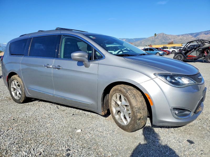 99900885 :رقم المزاد ، 2C4RC1BG6HR656512 vin ، 2017 Chrysler Pacifica مزاد بيع